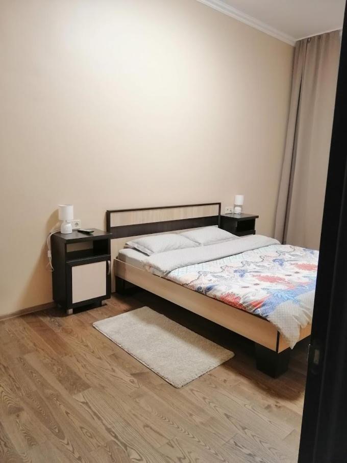2 Bedrooms Apartment 150M From Opera House Leopoli Esterno foto