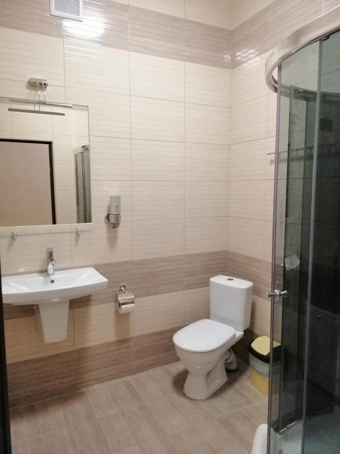 2 Bedrooms Apartment 150M From Opera House Leopoli Esterno foto
